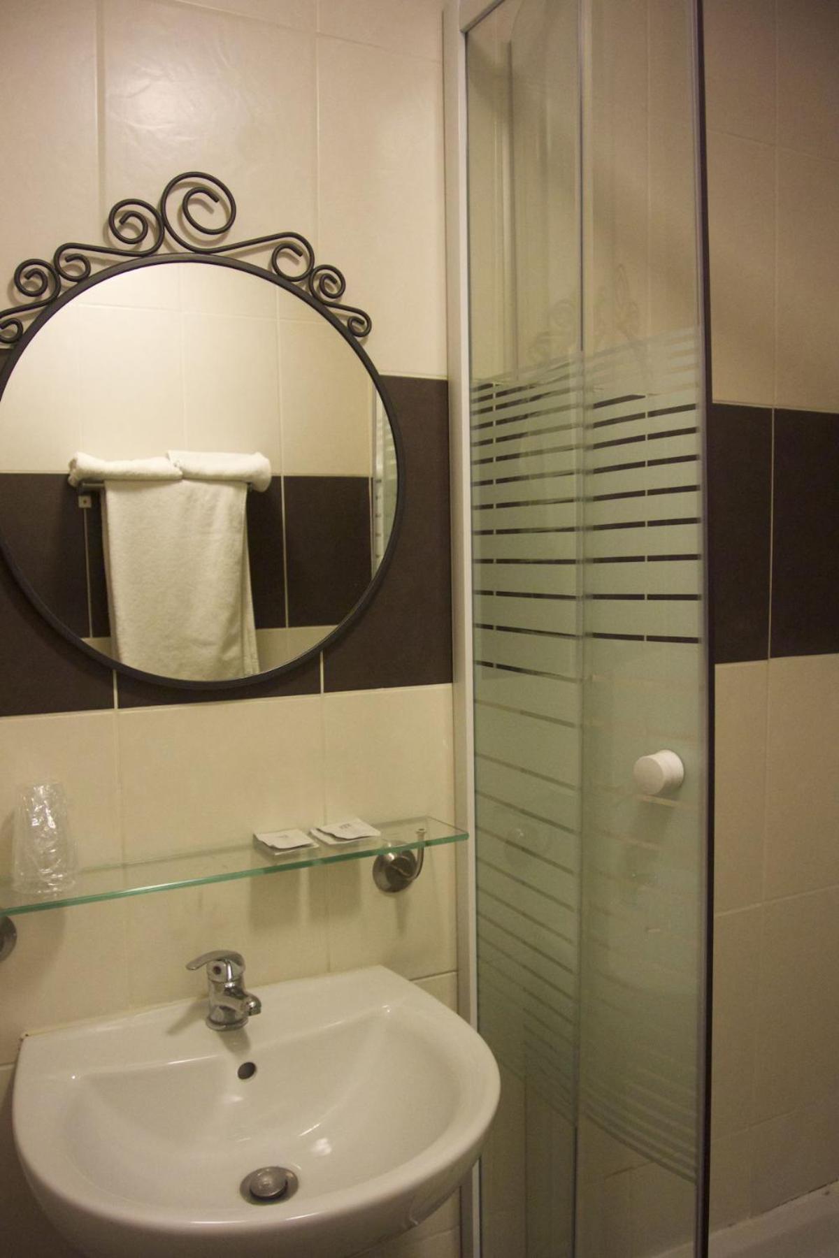 Hotel Clermont Montmartre Paris Luaran gambar